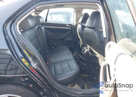 2010 Volkswagen Jetta Limited Edition из США, поврежденный, VIN 3VWAZ7AJ5AM101119